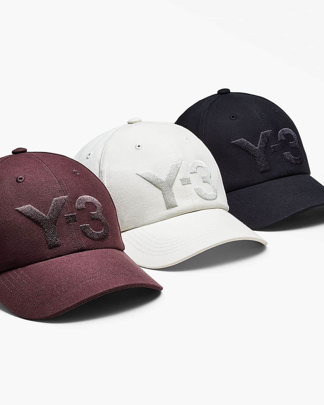 ワイスリーのインスタグラム：「Y-3 Classic Logo Cap. Y-3 Fall/Winter 2020 Collection. --- #adidas #Y3 #YohjiYamamoto Discover the collection at adidas.com/y-3」