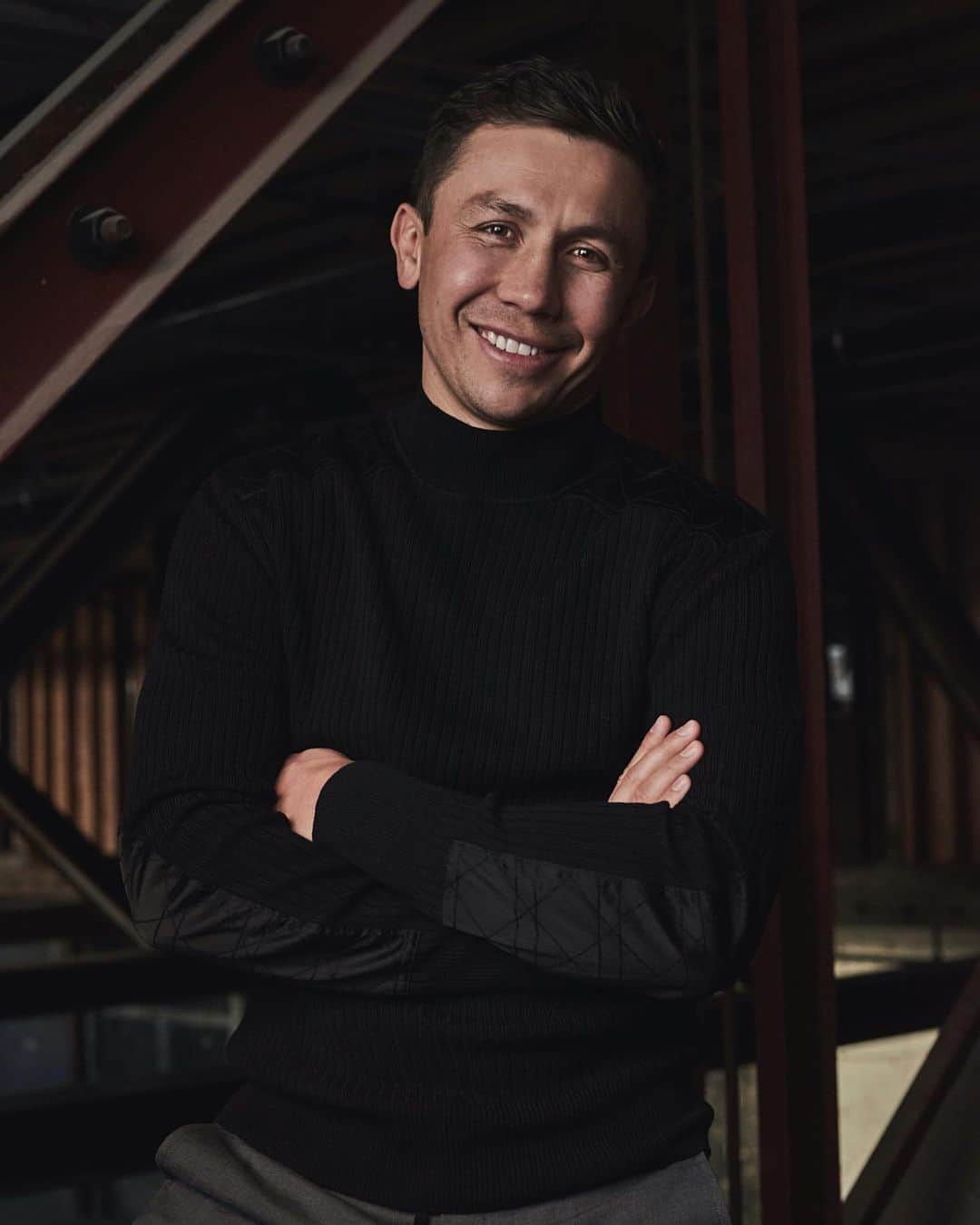 ロールス・ロイスのインスタグラム：「World-champion boxer Gennadiy Golovkin attributes his success to being detail-focused, explaining that seemingly insignificant factors are what differentiate ‘good’ from ‘great’.  As we say at Rolls-Royce, ‘Small things make perfection, but perfection is no small thing’.   Watch all available episodes of our #InspiringGreatness series now; link in bio.  Portrait by David Higgs.  #RollsRoyceWraith」