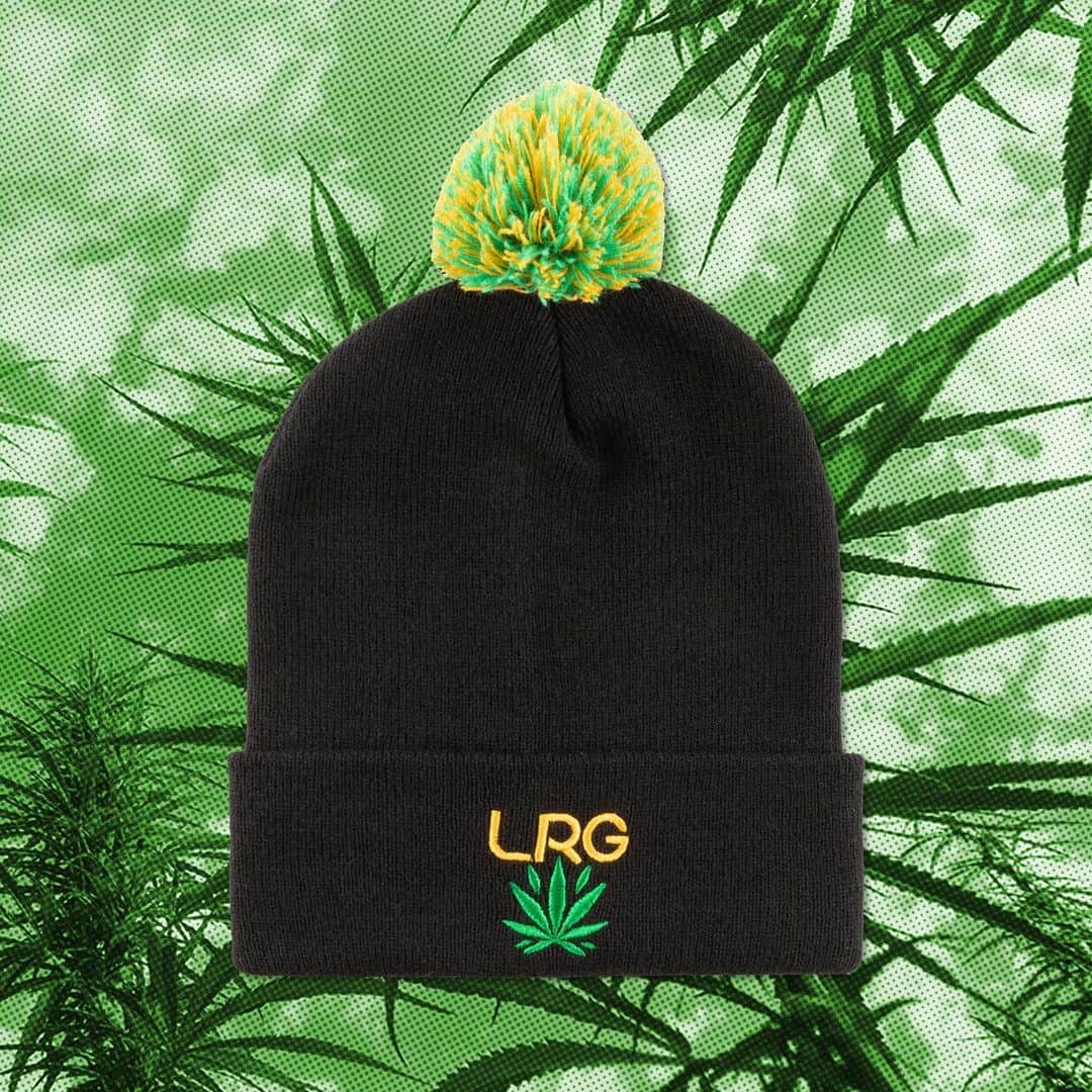 エルアールジーのインスタグラム：「Festive Greens 🔥🌲💨」