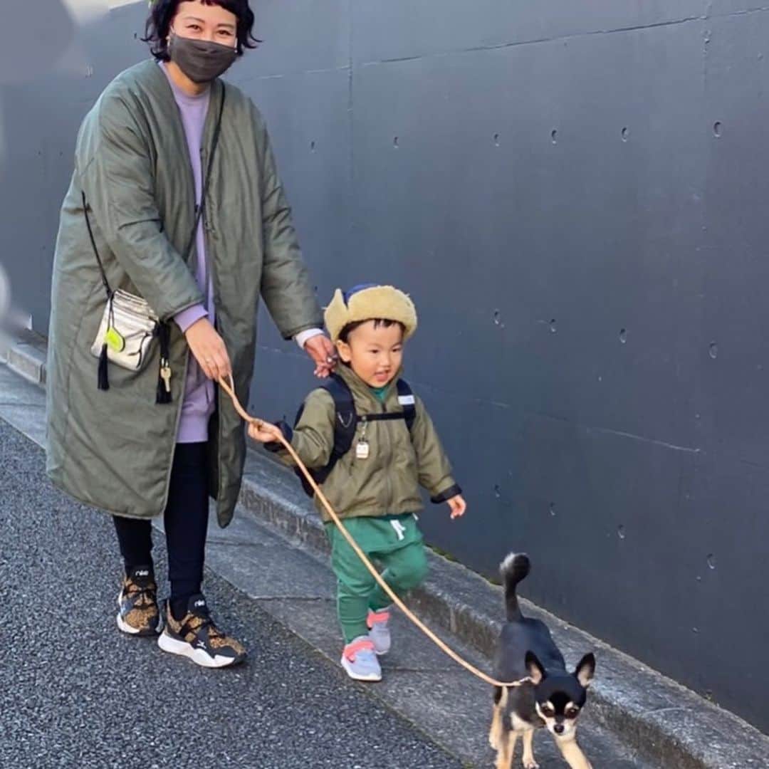 森本容子さんのインスタグラム写真 - (森本容子Instagram)「私に背を向けてまたすごい顔して歩いてたのね😅 本日も元気いっぱいでございます。」12月18日 9時38分 - yocomorimoto