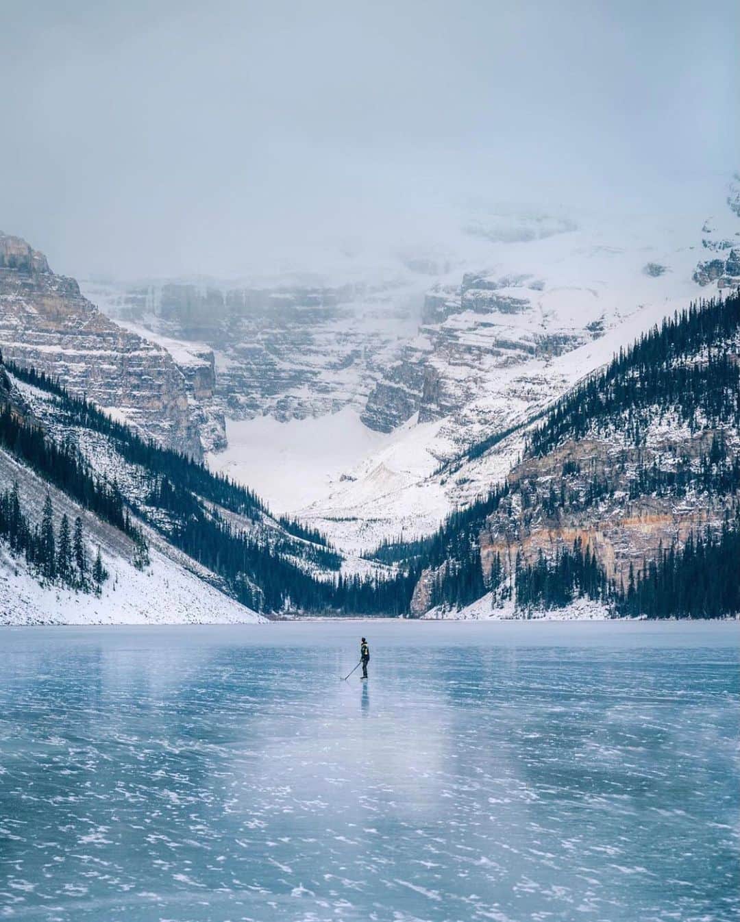 FOLKのインスタグラム：「So much beauty in today’s favorites. 1.) @jasonmengvisuals 2.) @monascherie 3.) @charlysavely 4.) @michael._.corona 5.) @ogik_jatmiko 6.) @christiantrustrup」