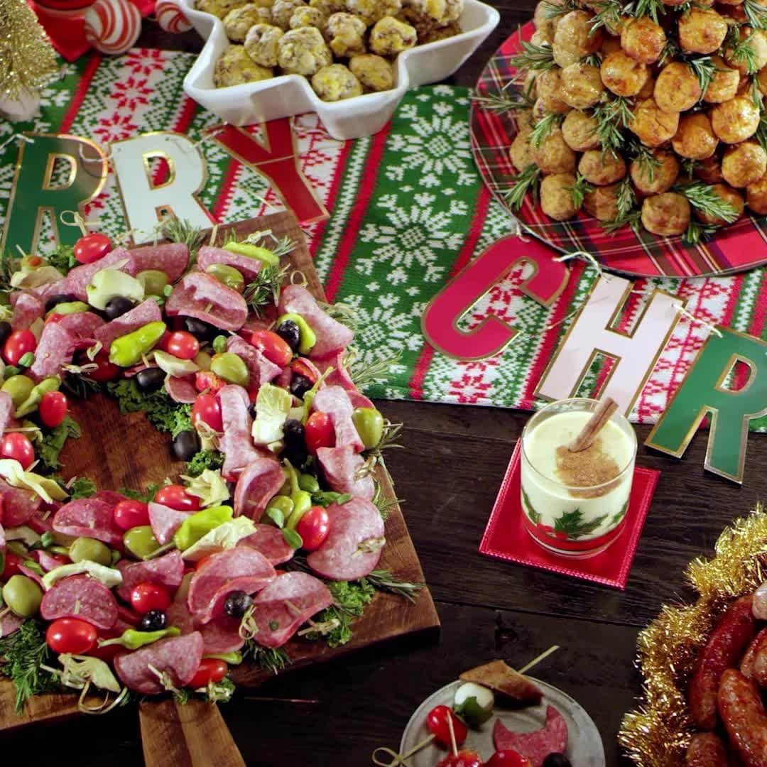 ジョンソンヴィルのインスタグラム：「Spice up the season with sausage. Lots of it. Did you know Johnsonville sausage is the secret flavor ingredient in just about every appetizer we can think of?  Charcuterie board? ✔️ Sausage Meatball tree? You bet. 🌲 Simply arranged brat ornament? 🤯...naturally.   Make the holidays something special, but do it with sausage. Explore our holiday recipes at the link in bio. You'll be glad you did.」