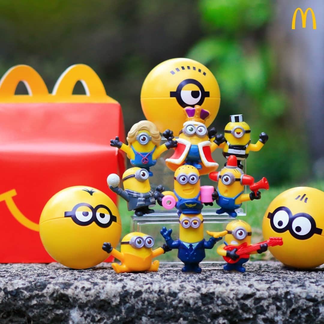 McDonald's Philippinesのインスタグラム：「The Minions are back! Buy a Happy Meal starting at Php 90 and get a surprise Minion toy in a capsule — and who knows, you might even get one of our Golden Minions!  Order now via McDelivery.」