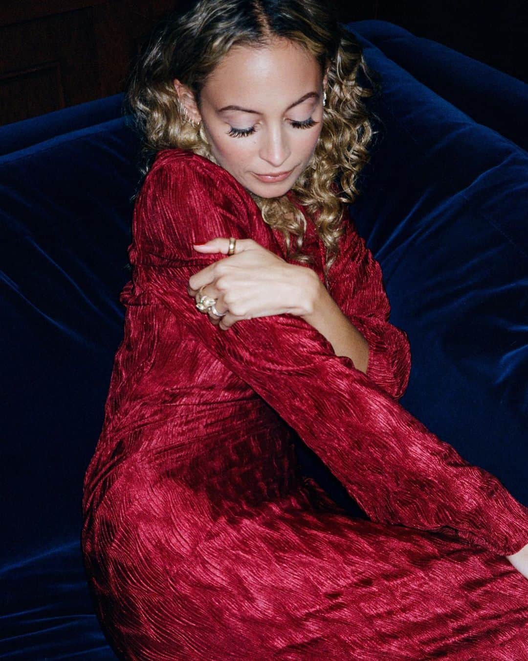 ウィンターケイトのインスタグラム：「The gypsy that I was 💫 Tap to shop」