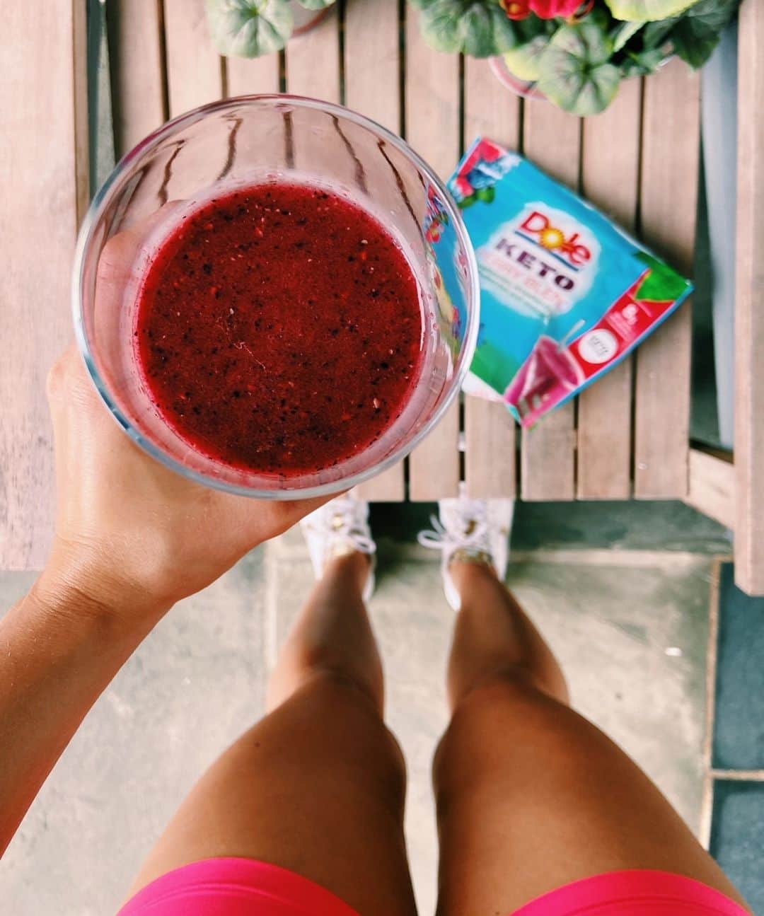Dole Packaged Foods（ドール）のインスタグラム：「Keep that post-workout glow going with DOLE® KETO Berry Blend. (📸:: @ssdailyfit)」