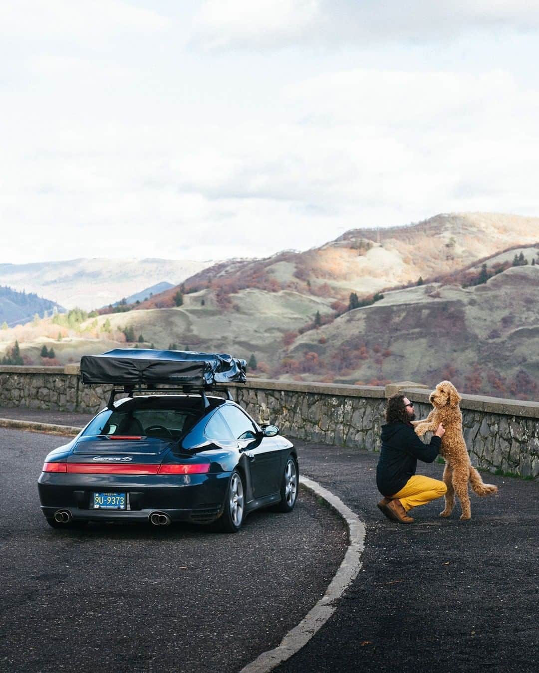 Porscheさんのインスタグラム写真 - (PorscheInstagram)「Getting lost never looked so good. When you have PCCM Plus on your side, you’ll always be led safely back home. Click the link in bio to join @996RoadTrip as he takes the scenic route.  #PCCMRoadTrip #PorscheClassic (📸 @bhaleyimage )」12月18日 2時00分 - porsche