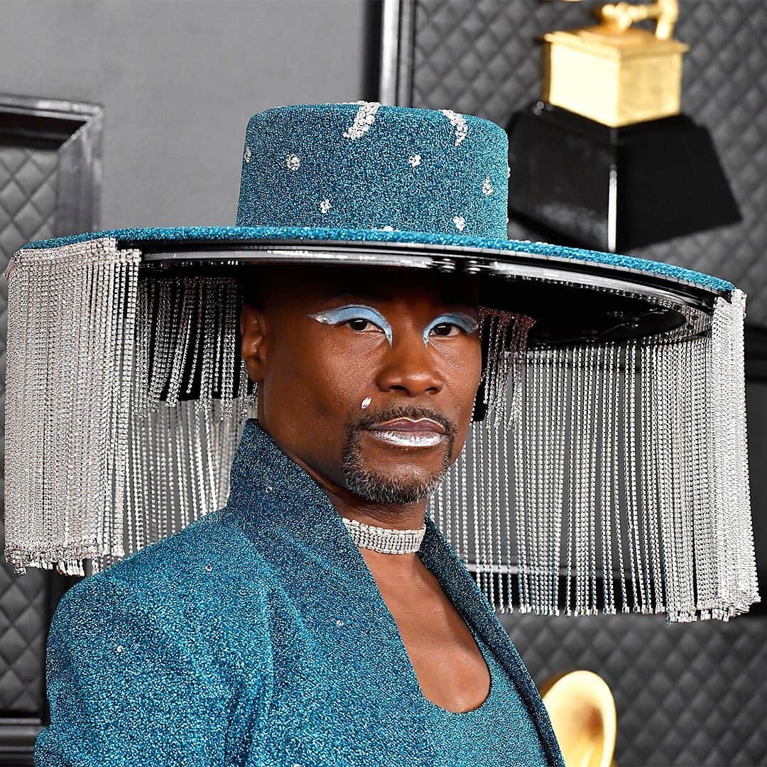 Fashion Weekのインスタグラム：「#HolidayOutfitInspo and most iconic 2020 accessory: @theebillyporter in @bajaeast and @sarahsokolmillinery at the 2020 #GRAMMYs. Photo by @gettyimages.」