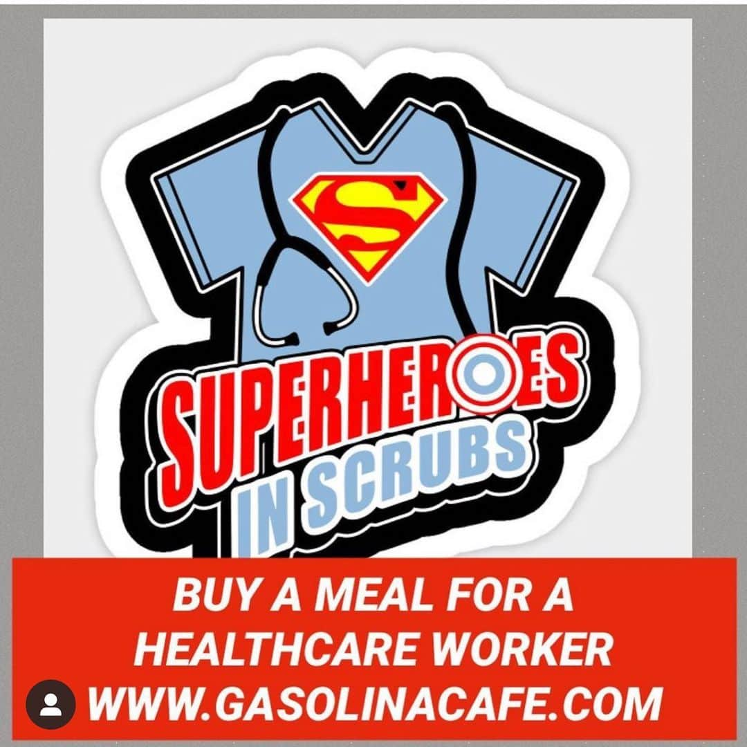 クリストファー・ミンツ＝プラッセのインスタグラム：「A delicious cafe down the street from me called @gasolinacafe isn’t doing so well with yet ANOTHER lockdown. I can’t begin to tell you how much this spot means to me. I’d say I would go (and still order) from this place 5-6 days a week. Incredible food. Incredible vibe. Incredible people. RIGHT NOW they are selling and making meals for healthcare workers around the valley to try and keep the doors open. If you have anything to spend, please go to the website and buy a meal or 2 for some doctors and nurses out there. Thank you everyone ❤️❤️」