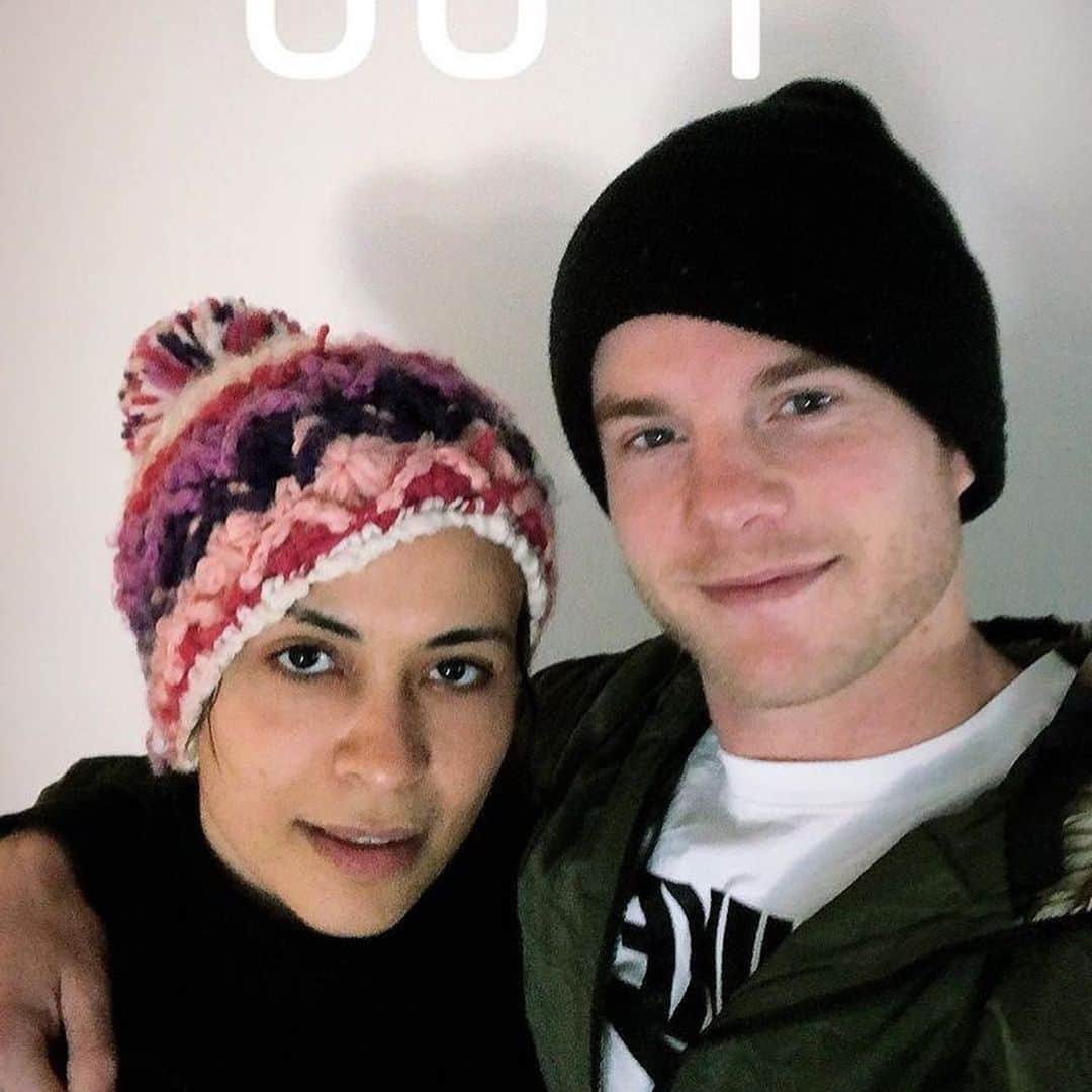 ヤスミン・アル＝マスリーのインスタグラム：「Happy birthday @grahambamthankyoumam baby .. love you tones and hope to celebrate you soon .. I hope this will make u laugh the way it makes me 😂🤣🎂🎉🎊🎈🎁🎂🎉🎊🎈 #birthdayboy #friends #family .. u made @abcquantico the most fun and hilarious set to be 😍 don’t ever change !!」