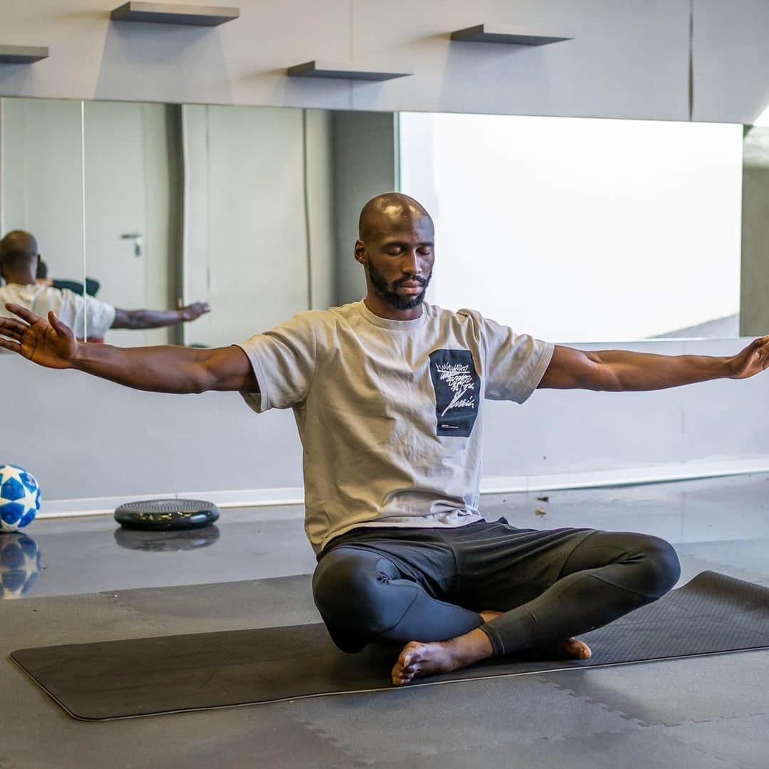 エリアカン・マンガラのインスタグラム：「La recuperación no es sólo física, también es mental. #Yoga #Recuperacion #M4NG4L4」