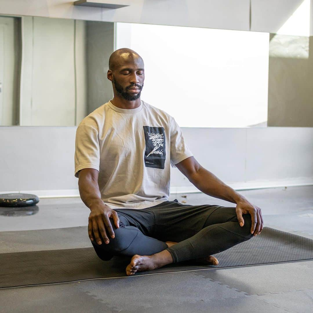 エリアカン・マンガラのインスタグラム：「La recuperación no es sólo física, también es mental. #Yoga #Recuperacion #M4NG4L4」