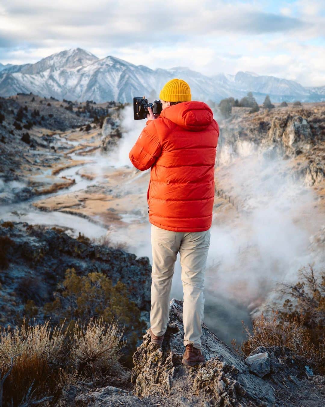 PolarProさんのインスタグラム写真 - (PolarProInstagram)「The view is always worth the hike 🏔 ⠀⠀⠀⠀⠀⠀⠀⠀⠀⠀⠀⠀  You go the extra mile to capture the perfect shot, so make sure you have the right equipment for the job. The Summit Landscape filter system makes the most ideal kit for photographers who challenge the elements.  📸: @tylerwayneglass」12月18日 2時38分 - polarpro