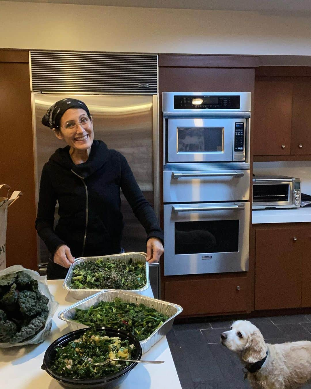 リサ・エデルシュタインさんのインスタグラム写真 - (リサ・エデルシュタインInstagram)「I accidentally bought enough vegetables for the entire neighborhood. #onlineshopping #onlinegroceryshopping #shoppingfail #greens #covid_19 #lockdown2020」12月18日 2時41分 - lisaedelstein