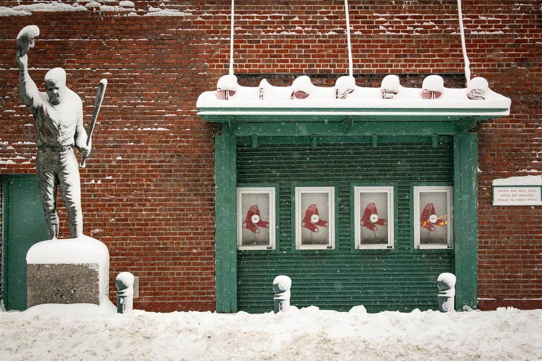 ボストン・レッドソックスさんのインスタグラム写真 - (ボストン・レッドソックスInstagram)「#GiftOfSox Snow Day ❄️」12月18日 2時54分 - redsox