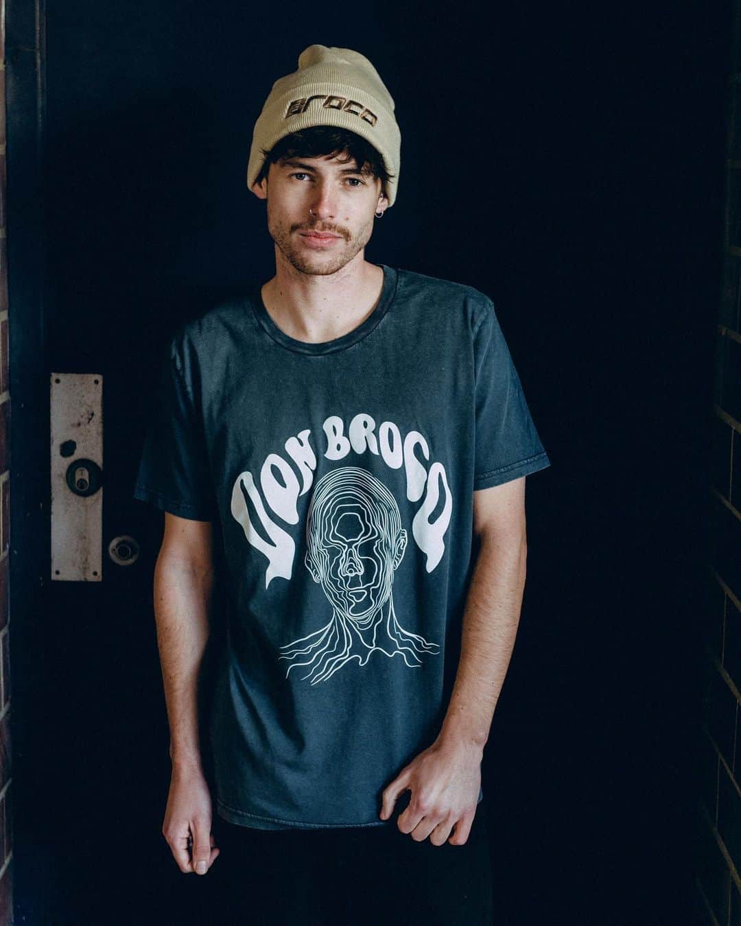 Don Brocoのインスタグラム：「The Headspace Tee new to DonBrocoMerch.com 👤 UK last post date tomoz for Xmas delivery! ☃️」