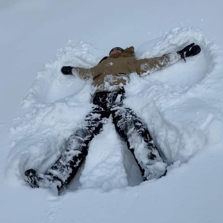 デイン・デハーンのインスタグラム：「❄️😇」