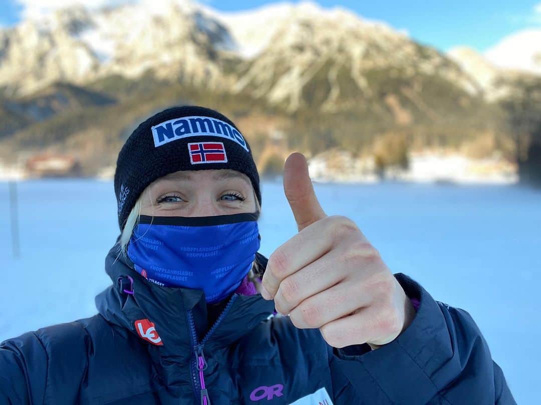 マーレン・ルンビのインスタグラム：「Da er vi gang! Kvalikk gjennomført og klar for morgendagens renn som du må se på NRK/ Eurosport klokka 15.30😀」