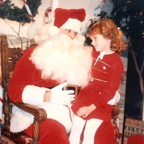 アンドリア・バーバーのインスタグラム：「#TBT Santa had it right all along. ‘Tis the season for stretchy pants! 🎅🏻」