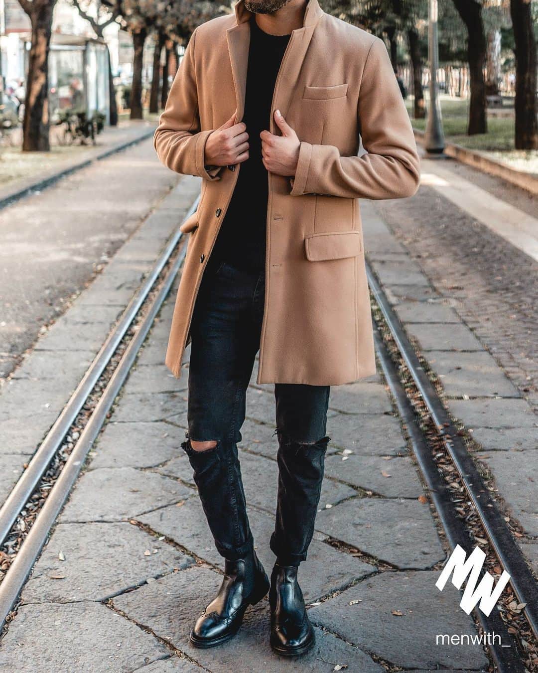 Men Withのインスタグラム：「Great photo of our dear friend @simonemario.ferrara 👌🏽 #menwithstreetstyle」