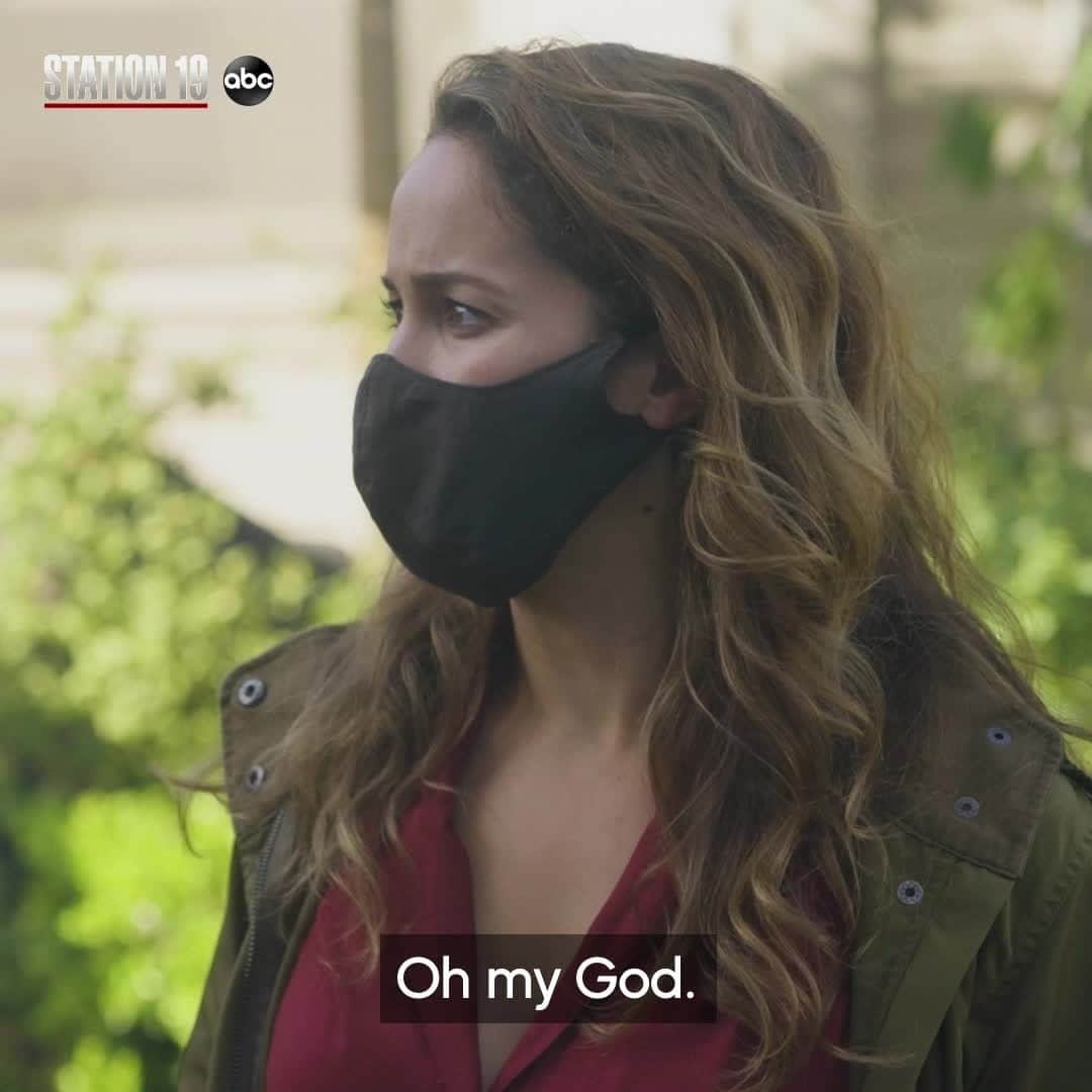 アメリカン・ブロードキャスティング・カンパニーのインスタグラム：「More 😱OMG😱 moments coming your way during the #GreysxStation19 Crossover Winter Finale, starting tonight at 8|7c on ABC!」