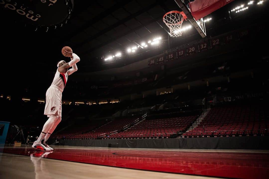 カーメロ・アンソニーのインスタグラム：「I Lost Myself Trying To Please Everyone Else. Now, I’m Losing Everyone While Im Finding Myself  #007 #STAYME7O」