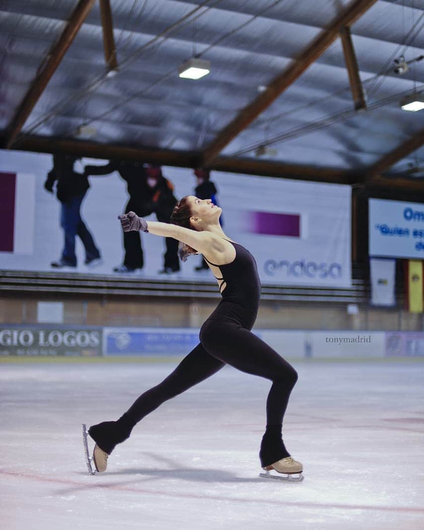 ソニア・ラフエンテさんのインスタグラム写真 - (ソニア・ラフエンテInstagram)「FREEDOM✨ . . #tb #milugar #patinaje #free #photo #skating #myplace #tbt」12月18日 4時39分 - sonia_lafuente