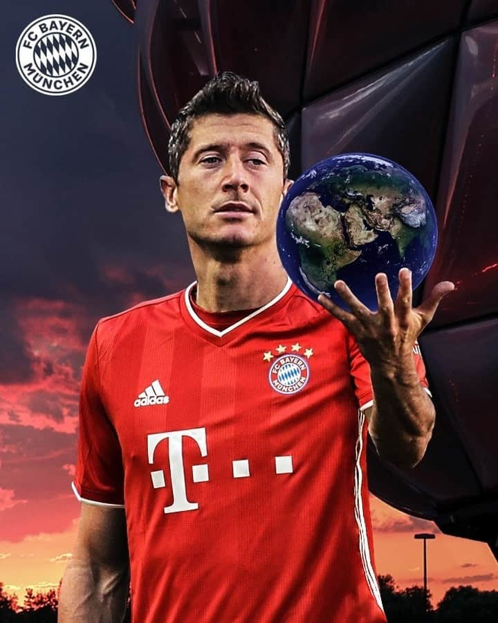 バイエルン・ミュンヘンさんのインスタグラム写真 - (バイエルン・ミュンヘンInstagram)「#TheBest player in the world! 👊 @_rl9  Get your Lewy jersey NOW! 🔗 Link in bio. __________ #FCBayern #MiaSanMia #packmas #LEGENDowski #LewanGOALski」12月18日 4時43分 - fcbayern