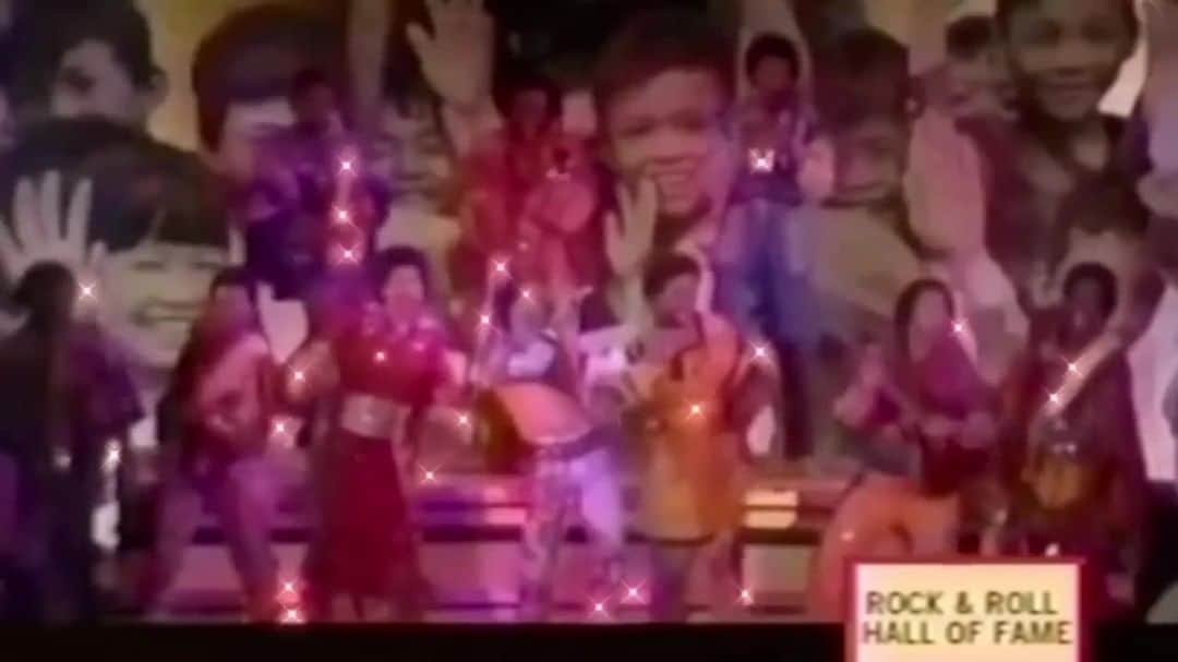アース・ウィンド・アンド・ファイアーのインスタグラム：「#TBT Before we were inducted into the Rock and Roll Hall of Fame in 2000, this clip was shown on @VH1 which describes our history and legacy.」