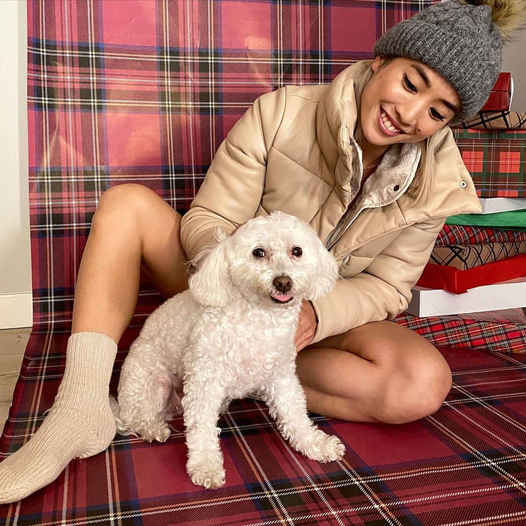 Ai Shimatsuさんのインスタグラム写真 - (Ai ShimatsuInstagram)「Some of my fav photos I got w/ my girl @coco_le_fluff for @abercrombie campaign. ✨🎁 I think she got great face expressions. Lol 🦴」12月18日 5時24分 - aishimatsu