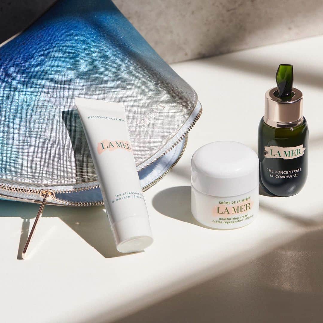ドゥラメールのインスタグラム：「Dear La Mer devotees, we have just what you asked for. The #LoveLaMer Set, curated by our Instagram followers (yes, you!) is our most-wanted winter skin salvation. Shop these soothing treatments encased in a luxe keepsake bag exclusively on Instagram.」