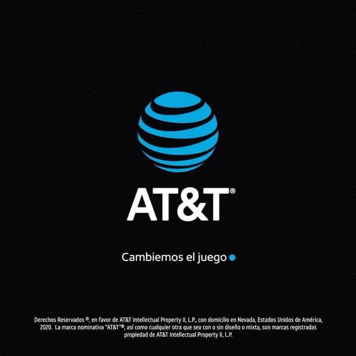 ギジェルモ・オチョアのインスタグラム：「Este año regálate a los que más quieres. En esta Navidad nadie falta con @attmx . #CambiaElJuego」