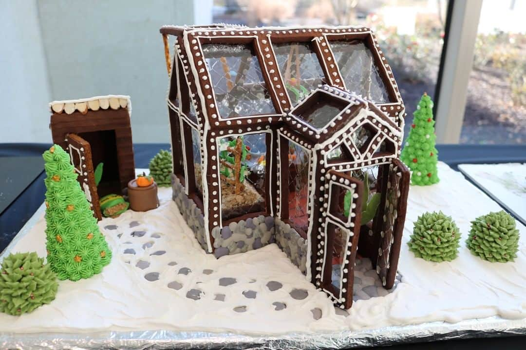 CIAさんのインスタグラム写真 - (CIAInstagram)「And the winner is… . The Winter Garden! With its gelatin sheet windows, classic gingerbread frame, and sugared greenery, it's easy to see why. We can't think of a better (or tastier) place to ride out the winter storms.  . Thanks to everyone who voted, and to the creative Agency officers who nailed it with these artistic gingerbread displays.」12月18日 5時57分 - cia