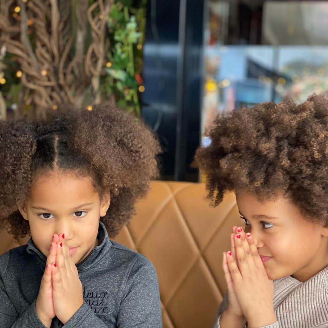 ミケル・ジョン・オビさんのインスタグラム写真 - (ミケル・ジョン・オビInstagram)「Praying and excited about the hot chocolate ❤️❤️😊」12月18日 6時15分 - mikel_john_obi