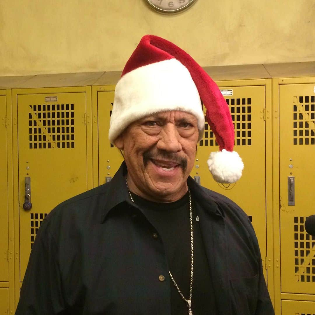 ダニー・トレホさんのインスタグラム写真 - (ダニー・トレホInstagram)「#TBT 2015 Spreading Christmas Cheer」12月18日 6時37分 - officialdannytrejo