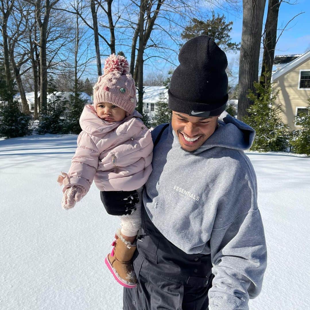 シャネル・イマンのインスタグラム：「My snow baby ❄️☃️ Shes 1 today 🎉 @cassiesnowshepard」