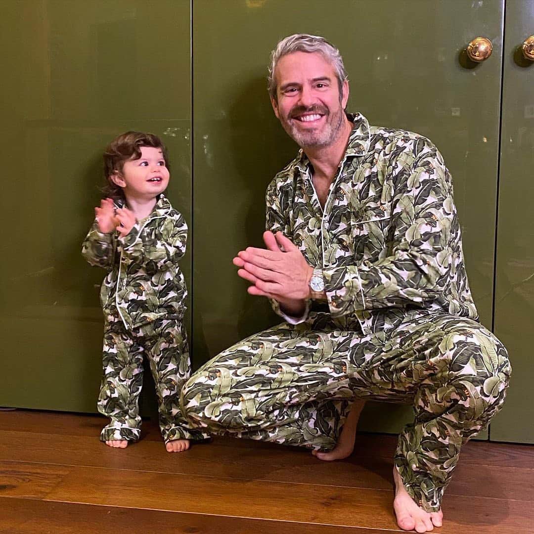 E! Onlineさんのインスタグラム写真 - (E! OnlineInstagram)「Anderson Cooper & Andy Cohen's sons have started a Cutest Baby Alive competition. We're going to go ahead and call it a tie. 😍(📷: @bravoandy/@andersoncooper)」12月18日 7時02分 - enews