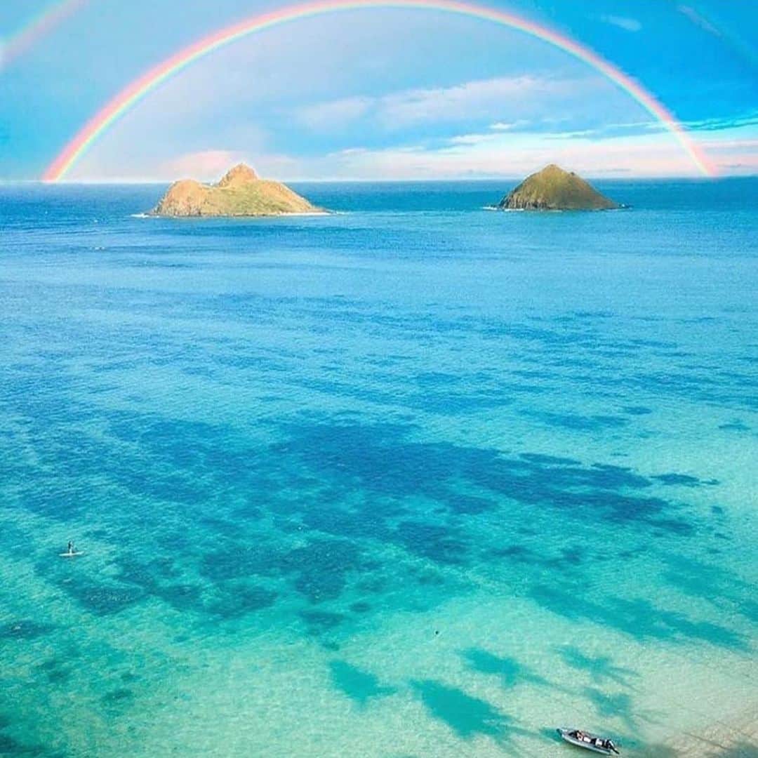 Lanikai Bath and Bodyさんのインスタグラム写真 - (Lanikai Bath and BodyInstagram)「🌈 The greater your storms the 𝕓𝕣𝕚𝕘𝕙𝕥𝕖𝕣 your rainbow. Tag someone who 𝕣𝕒𝕕𝕚𝕒𝕥𝕖𝕤 𝕡𝕠𝕤𝕚𝕥𝕚𝕧𝕚𝕥𝕪.   📸@angelo_q」12月18日 7時11分 - lanikaibathandbody