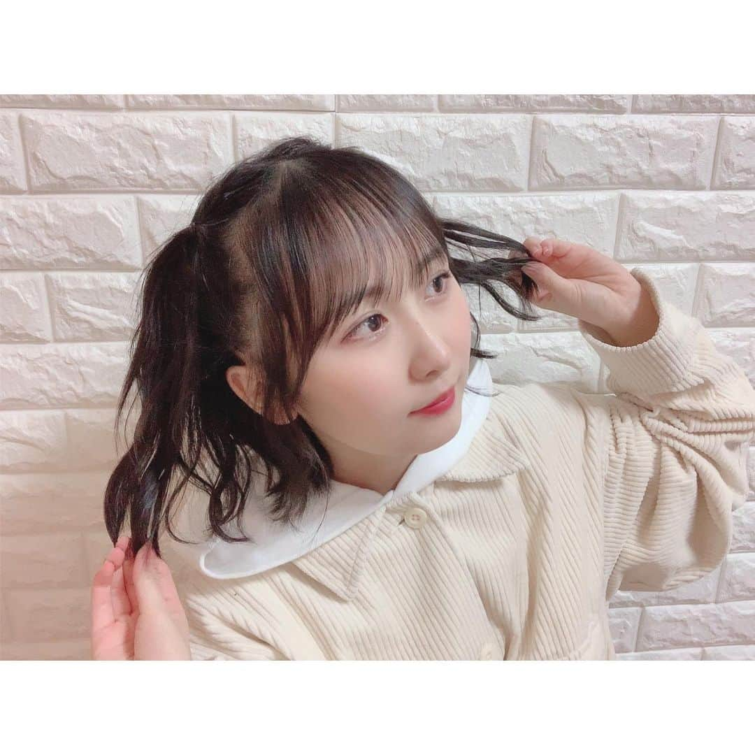 山邊歩夢さんのインスタグラム写真 - (山邊歩夢Instagram)「🤍❄️🥺 * * 昨日のふわふわなハーフツインが可愛すぎて ずーっと幸せ！ * * #ハーフツイン #ヘアアレンジ #ふわふわ #巻き」12月18日 7時18分 - ayuyamabe_official