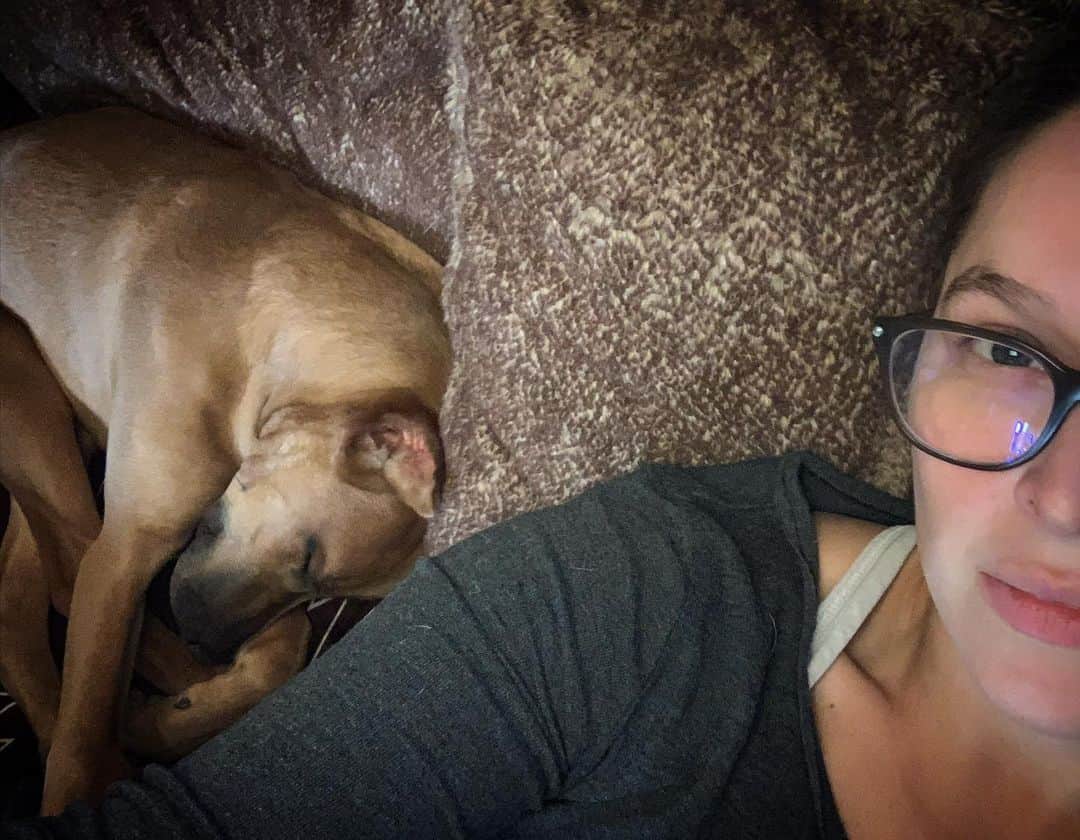 のインスタグラム：「Sleepy girl #AloyTheCanisPanther」