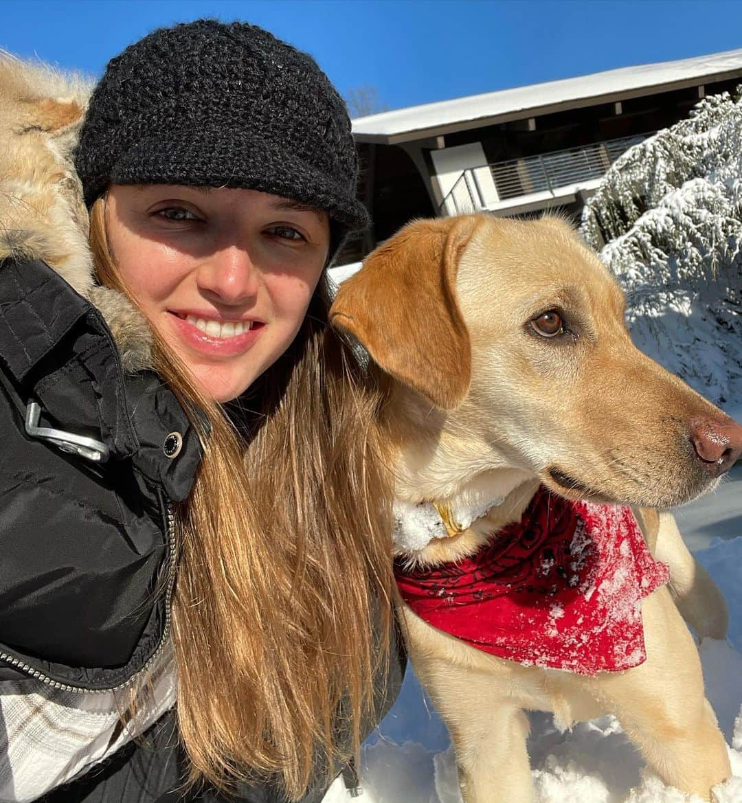 アリッサ・アーチェのインスタグラム：「Happy snow day with my girl ❤️ ❄️」