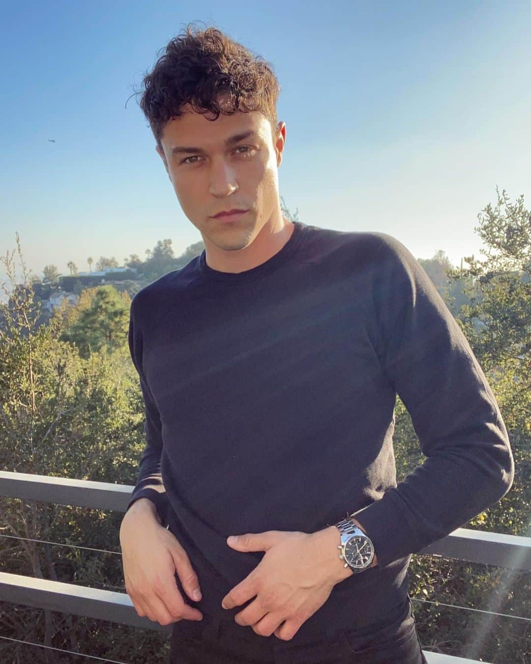 マイルズ・マクミランのインスタグラム：「11:41am / Los Angeles, California @tagheuer #tagheuercarrera #foreverchasingtomorrow #ad」