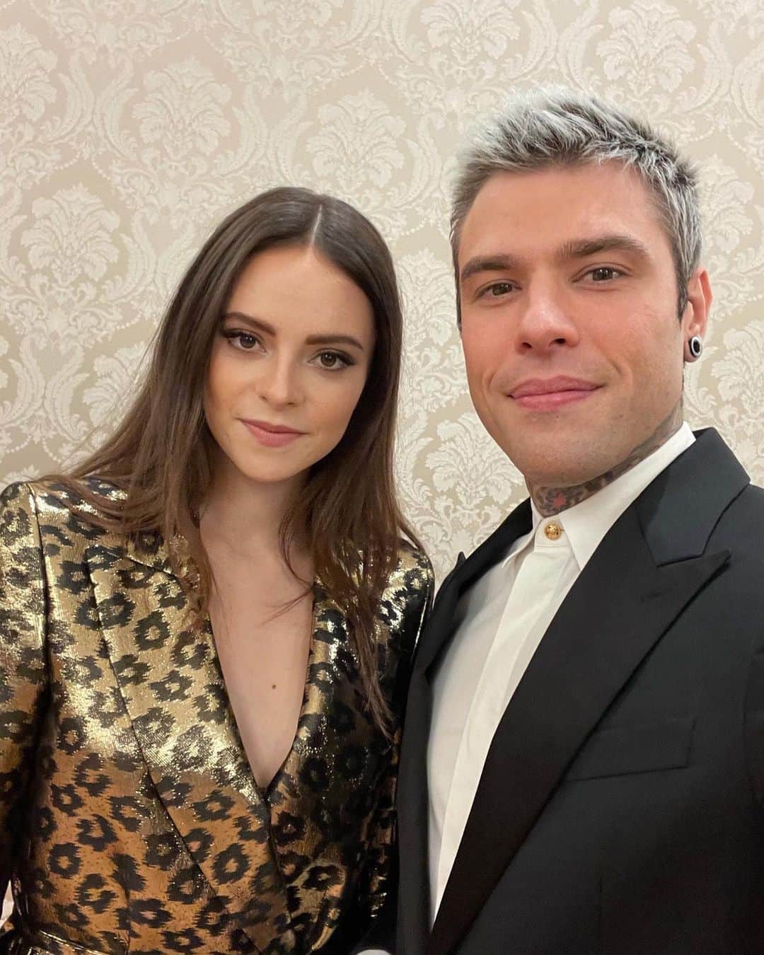 フェデスのインスタグラム：「In quest’epoca che ci ha derubati della musica dal vivo Sanremo rappresenta non solo il palco più importante di Italia, ma anche l’unico. grazie @francesca_michielin , grazie @sanremorai  Mi state restituendo la magia della musica dal vivo 💖」