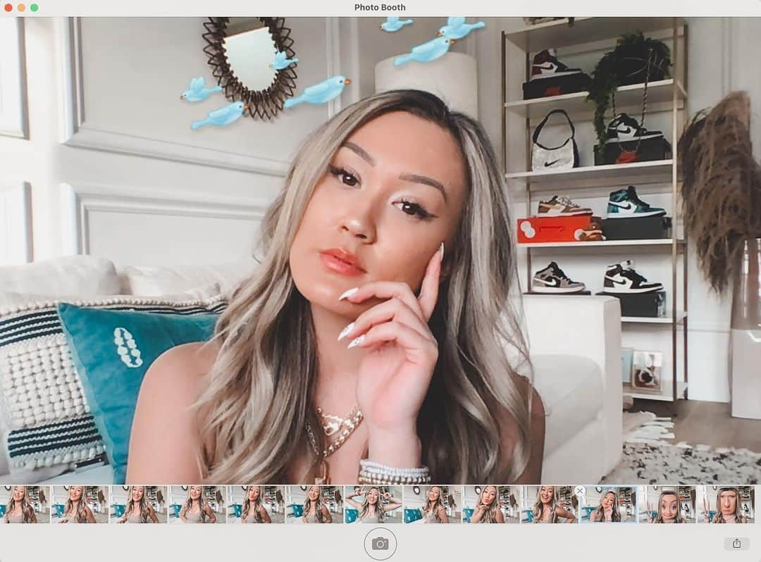 Lauren Riihimakiさんのインスタグラム写真 - (Lauren RiihimakiInstagram)「cant come to the phone rn, I’m doin hot girl shit 👽」12月18日 8時55分 - laurdiy