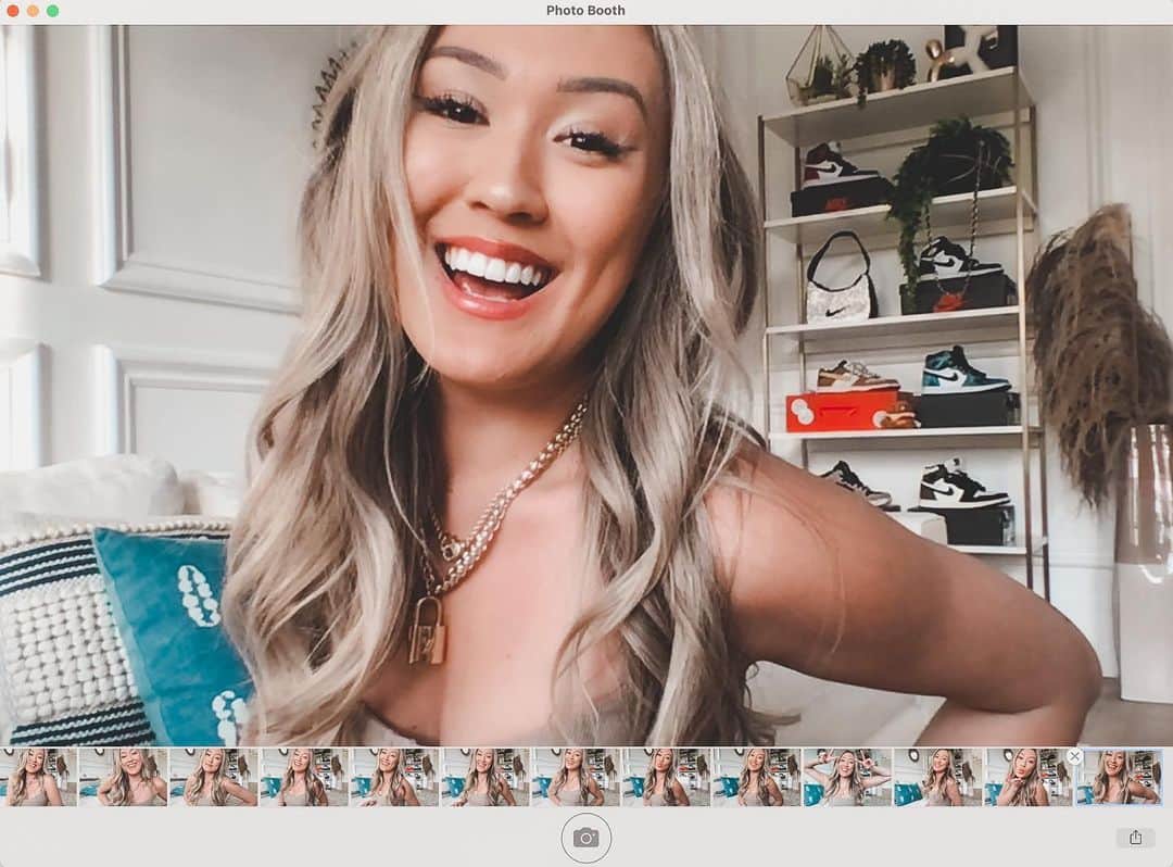 Lauren Riihimakiのインスタグラム：「cant come to the phone rn, I’m doin hot girl shit 👽」
