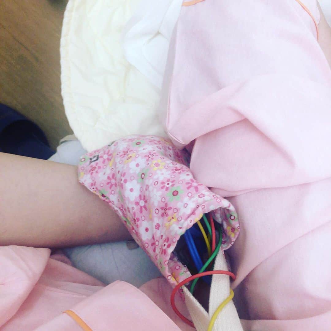 芹奈（長谷川芹奈）のインスタグラム：「明日なんてきてほしくないって毎日思って生きてたけど今は泣けるほど明日が1番好き、今日も生きてるッて。」