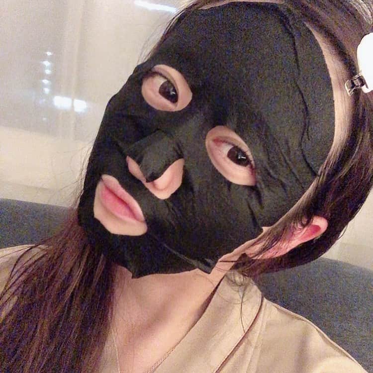 小山夏希のインスタグラム：「黒たまご姉さん」
