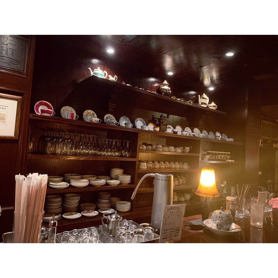 仮眠玲菜のインスタグラム：「#純喫茶 #純喫茶巡り  #喫茶店   1.2枚目 #ライムライト 2.3枚目 どこかだね〜」