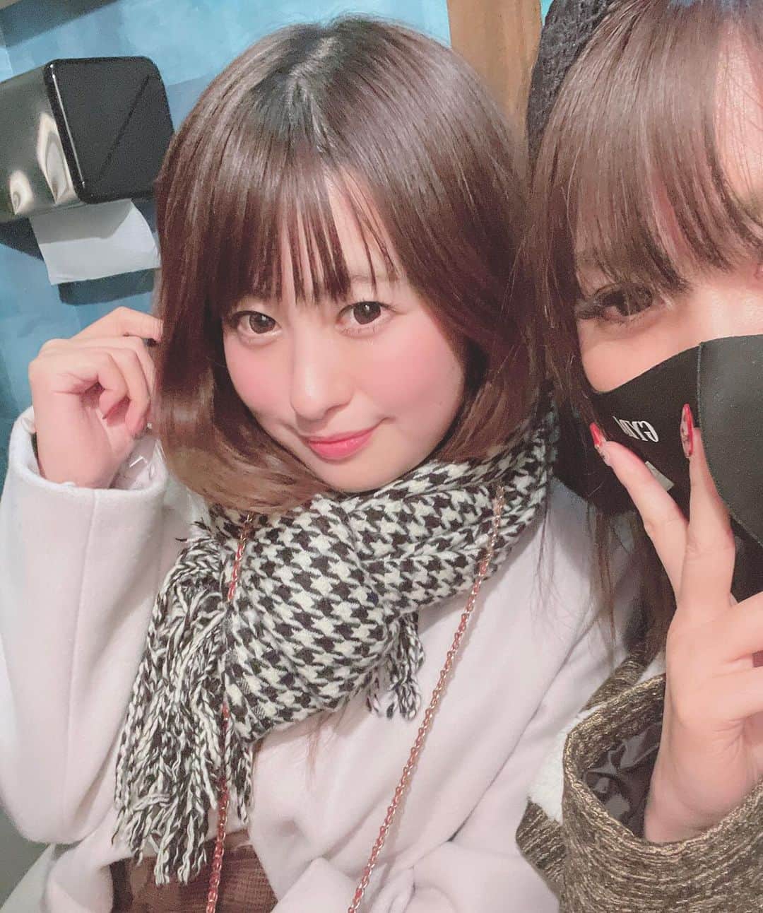 小山夏希のインスタグラム：「だいすきなGUMIちゃん(ネイリスト)」