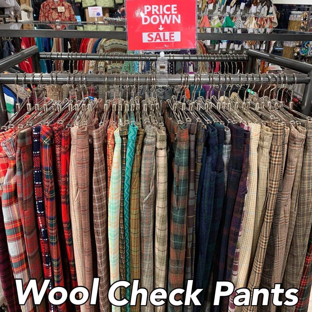 のインスタグラム：「#原宿シカゴ原宿店  ・ 👖Wool Check Pants👖 ・ ウール素材の『チェックパンツ』を使って原宿店レディーススタッフがスタイル別にコーディネイトしてみました😆✌️ ・ ¥1,900(+tax)〜ご用意しております‼️ ・ 新商品、毎日入荷‼️ ご来店をお待ちしております🗽 ・ 【アクセス】 原宿シカゴ原宿店 東京都渋谷区神宮前6-31-15 2F ℡03-6727-5505 営業時間 12時〜20時(短縮営業中) JR原宿駅東口から徒歩3分 東京メトロ明治神宮前駅3番出口から徒歩2分 ・ #wool#check#pants#check#チェック#パンツ#チェックパンツ#原宿#原宿シカゴ#古着#古着屋#古着女子#古着男子#フルジョ#フルダン#下北沢#吉祥寺#京都 #harajuku#harajukuchicago#usedstyle#vintage #데일리룩 #옷스타그램」