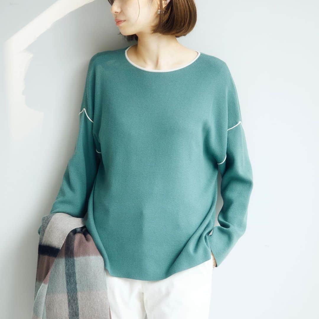 INDIVIのインスタグラム：「- pick up items -﻿ ﻿ ﻿ 配色ラインが新鮮さを演出してくれるニットプルオーバー。﻿ ボックスシルエットですので程よい抜け感があり、フレアスカートやすっきりとしたボトムスとも相性が良いアイテムです。﻿ ウールなどの冬素材ではないで、コートインナーや、これから春に向けても重宝します！﻿ ﻿ ﻿ ✴︎knit.¥12,650(税込)﻿ ✴︎no.127-19462﻿ ﻿ ✴︎pants.¥19,250(税込)﻿ ✴︎no.127-69086﻿ ﻿ ﻿ #INDIVI﻿ #インディヴィ」
